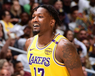 Οι Ρόκετς έπαιξαν... μεγάλη μπάλα στην free agency με Φίνεϊ-Σμιθ και Καπέλα