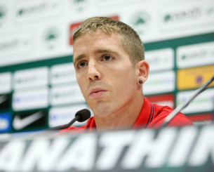 Ο Μουνιαΐν σταμάτησε το ποδόσφαιρο στα 32 του και έγινε προπονητής