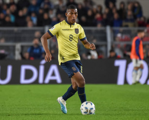 Δυσκολεύει πολύ του Γκρουέσο, πάει για άλλο αμυντικό χαφ ο Άρης