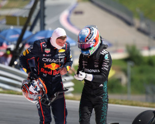 Ο Φερστάπεν ευχαρίστησε τον Αντονέλι για την βοήθεια και του είπε: «Θα σε πάω για μακαρονάδα»