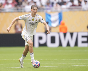 Ποιος Άρνολντ; Ο Χούισεν έχει ενθουσιάσει στις πρώτες του εμφανίσεις με τη Ρεάλ