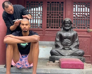 O Ουεμπανιαμά έγινε... Σαολίν για 10 μέρες: Αυτό ήταν το πρόγραμμά του