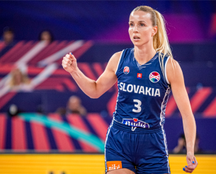 Η νέα σέντερ του Ολυμπιακού, Γιακούμπτσοβα, έχει κάνει μερικές από τις καλύτερες φωτογραφίσεις και μοιάζει με μοντέλο