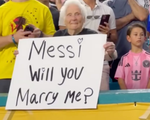 Viral γιαγιά ζητάει σε γάμο τον Μέσι: «Θα με παντρευτείς;»