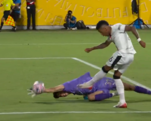 Η αδιανόητη απόκρουση του Μπουνού που κατέρριψε τους νόμους της φύσης (video)