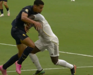 Μαρκάρισμα made in... UFC από τον Βινίσιους - Επαθαν πλάκα οι σχολιαστές (video)