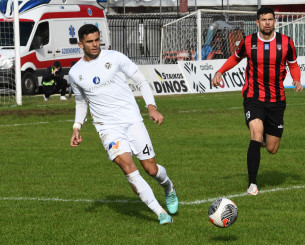 Η Καλαμάτα «έδεσε» τον Στρούγγη για τρία χρόνια