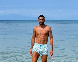 O ελεύθερος Τάντιτς «φέτες» στην παραλία – Χαλαρώνει στη Μύκονο και περιμένει πρόταση