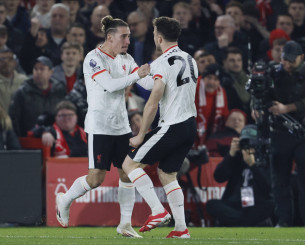 «YNWA» για πάντα - Η φωτογραφία του Τσιμίκα για τον Ζότα από τα αποδυτήρια που λύγισε τους πάντες