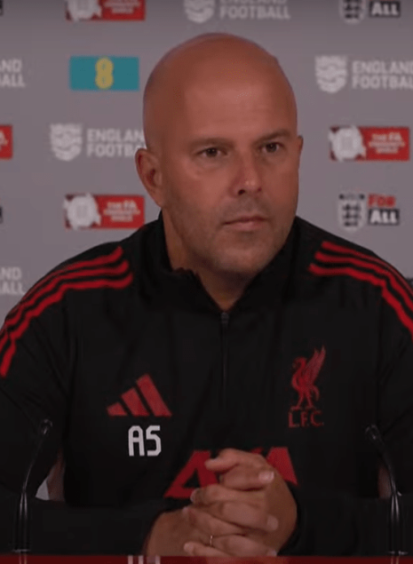 Ο Σλοτ άνοιξε την πόρτα της εξόδου στον Φαν Ντάικ: «Υπάρχει ζωή στη Λίβερπουλ και χωρίς αυτόν»