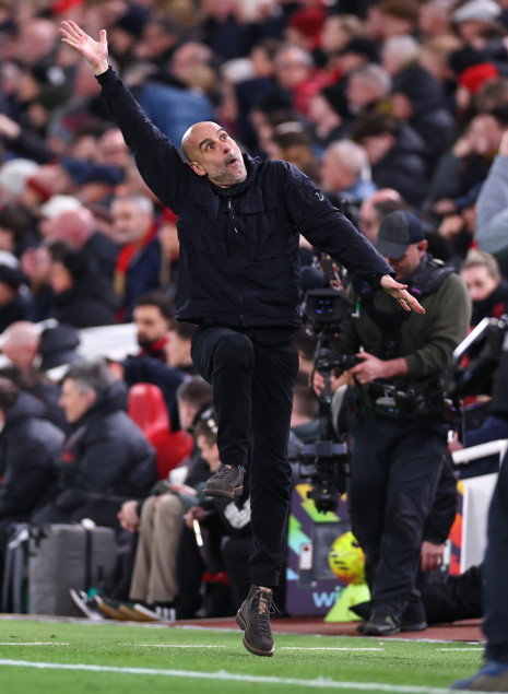 Τρομερός Γκουαρδιόλα: Μιμήθηκε την φοβερή απόκρουση του Ντοναρούμα που χάρισε στη Σίτι τη νίκη (video)