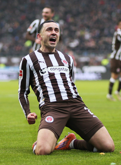 Ο Σάλιακας άνοιξε... λογαριασμό: Με υπέροχο σουτ σκόραρε για την Σανκτ Πάουλι (video)