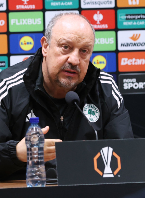 Μπενίτεθ: «Έχουμε μια ευκαιρία, ξέρουμε τι σημαίνουν αυτά τα παιχνίδια για τον Παναθηναϊκό»