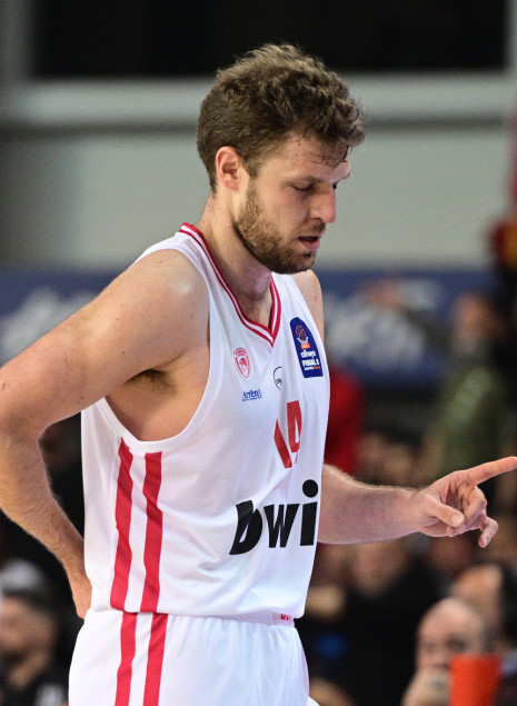 Ολυμπιακός χωρίς Βεζένκοβ: Η πρώτη του απουσία μετά από 55 ματς