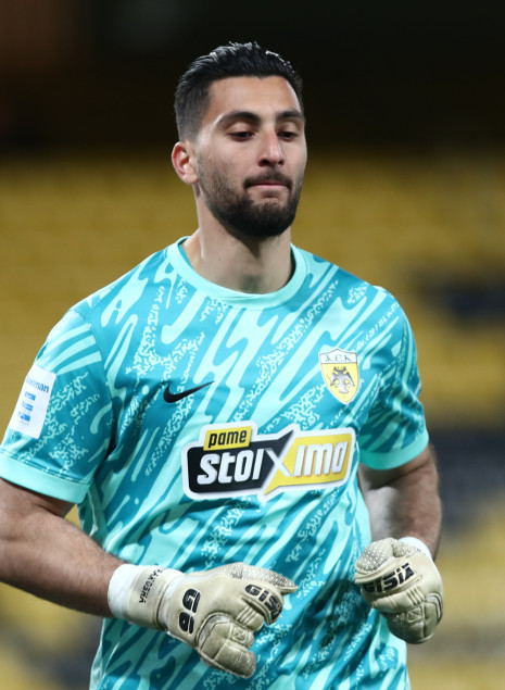 Η UEFA θυμήθηκε την τρομερή απόκρουση του Στρακόσια κόντρα στην Τσέλιε (video)