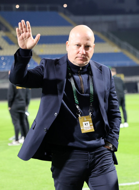 Αποθέωση σε Νίκολιτς από τον κόσμο της ΑΕΚ στην είσοδό του στο γήπεδο της Τσέλιε (video)