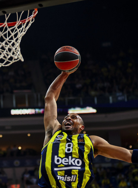 Η Φενέρμπαχτσε γλίτωσε το κάζο από τη Βιλερμπάν και πήρε τη νίκη με ηγέτη Χόρτον-Τάκερ