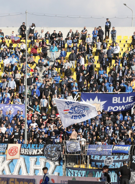 Ο κόσμος του Ηρακλή αποθέωσε στο Καυτανζόγλειο την ομάδα για την άνοδο (video)