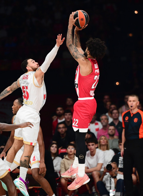 Τι έχει κάνει φέτος ο Ολυμπιακός με τους δύο υποψήφιους αντιπάλους του στα playoffs