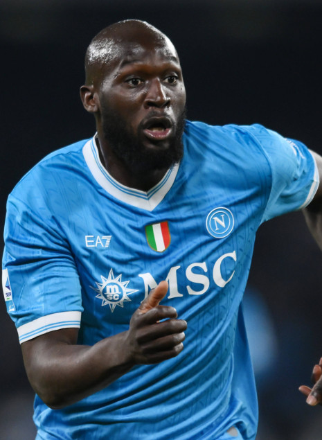 Το τραβάει στα άκρα η Νάπολι - «Τελειώνει» τον Λουκάκου μέχρι το τέλος της σεζόν