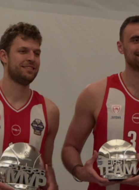 Η φωτογράφιση του MVP Βεζένκοφ και η selfie των Παπανικολάου-Μιλουτίνοφ