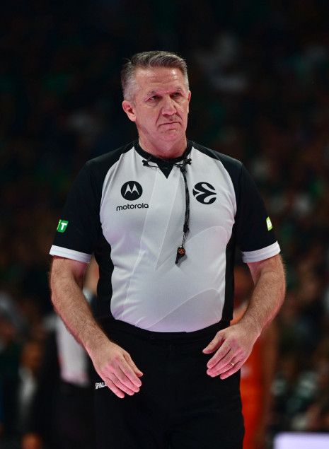 Οι διαιτητές του τελικού της EuroLeague ανάμεσα στον Ολυμπιακό και τη Ρεάλ