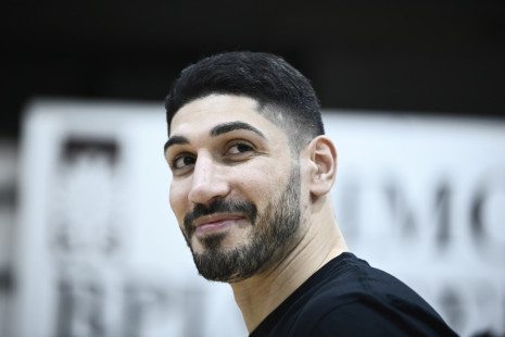 Ο Ενές Καντέρ Φρίντομ αποχαιρέτησε την Ελλάδα με ένα «efcharisto»