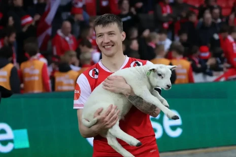 «Η κότα, το σφαγμένο γουρούνι και οι σαγιονάρες»: Τα 15 πιο σουρεαλιστικά βραβεία στο ποδόσφαιρο