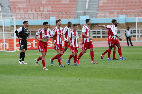 Επτά παίκτες του Ολυμπιακού στο όριο των καρτών ενόψει ΑΕΛ Novibet