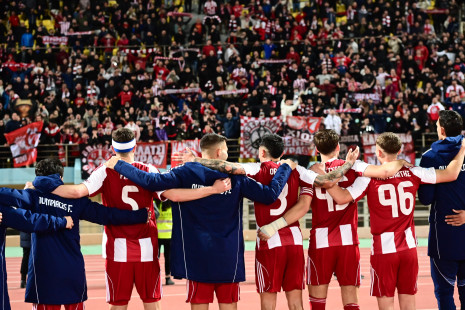 Η αποθέωση στον Ελ Κααμπί και οι πανηγυρισμοί με τους «ερυθρόλευκους» φιλάθλους: Η παρακάμερα του ΟΦΗ - Ολυμπιακός