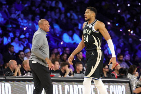 Είναι ή δεν είναι υγιής; Τι γίνεται με τον Αντετοκούνμπο και τους Μπακς