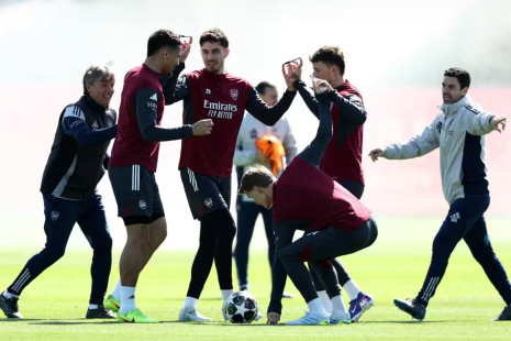 Προπόνηση ή καψόνια; Ο Αρτέτα βάζει τους παίκτες της Άρσεναλ να κάνουν... περίεργα πράγματα (video)