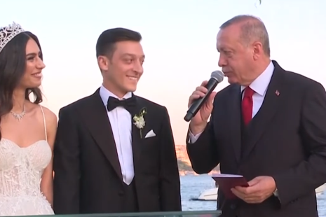 Οζίλ σε mode… billionaire: Ζει σε έπαυλη-όνειρο με γείτονα τον Ερντογάν