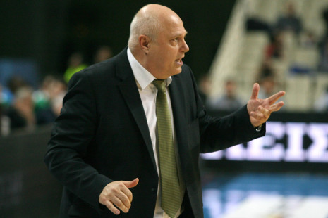 Ο Ερυθρός Αστέρας ανακοίνωσε την απόλυση του Μίνιτς δέκα λεπτά πριν το τζάμπολ με την Μπαρτσελόνα