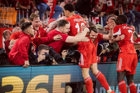 Ξέφυγαν οι οπαδοί της Μπάγερν στο γκολ του Ολίσε - Καταγγελίες για τραυματισμό φωτογράφων