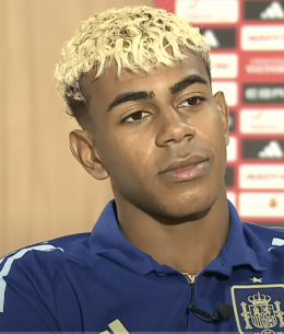 Ο Γιαμάλ καταδίκασε τα αντιμουσουλμανικά συνθήματα: «Είμαι Μουσουλμάνος, είναι έλλειψη σεβασμού»