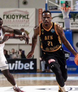 Μέγας είσαι Νάναλι: Το show 32 πόντων που οδήγησε την ΑΕΚ στη νίκη