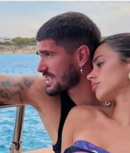 «Του είπα ότι τον αγαπώ και μου απάντησε ότι αυτός αγαπά τον Μέσι» - Συμπαίκτης του Αργεντινού... γείωσε την σύντροφό του (photo)