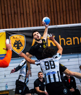 Ο ΠΑΟΚ απέδρασε με βαθμό στο φινάλε από το ΟΑΚΑ - Ισόπαλο το ντέρμπι της Handball Premier με την ΑΕΚ