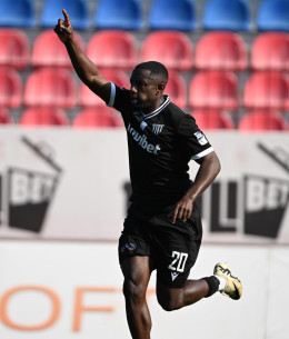 Η «Μαύρη Θύελλα» στην Super League - Η Καλαμάτα λύγισε τον Πανιώνιο και πανηγύρισε το πρωτάθλημα στη Νέα Σμύρνη!