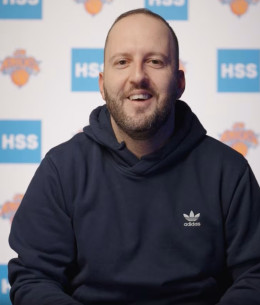 «Jerry the Greek»: Ποιος είναι ο Γεράσιμος Κόκκινος που βραβεύθηκε από τους Νικς και το ΝΒΑ