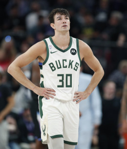 Καταρρεούν οι Μπακς, βαριά ήττα από τους Τζαζ