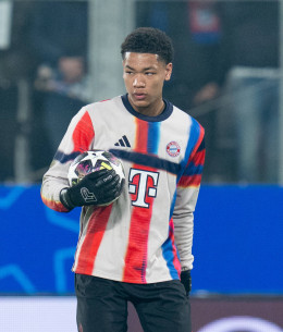 Οι αποδόσεις στο ντεμπούτο του 16χρονου κίπερ της Μπάγερν Μονάχου!
