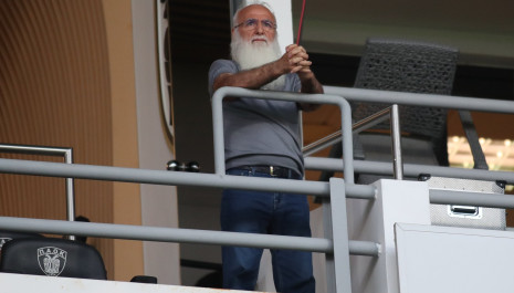 Σαββίδης: «Εύχομαι η χαρά του Πάσχα να γεμίσει τα σπίτια σας ζεστασιά και φως, να ενισχύσει την πίστη σας»