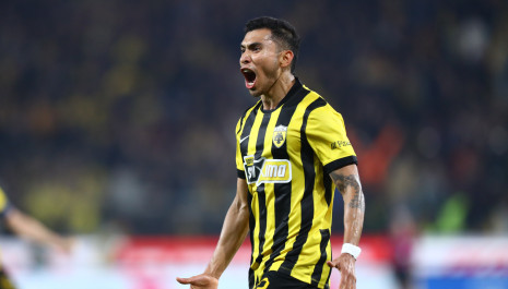 Η UEFA αποθέωσε τον Πινέδα: «Έχει μαγνήτη στα πόδια του»