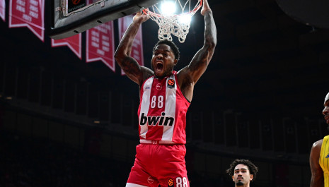 ΚΑΕ Ολυμπιακός: «Ο Παναθηναϊκός έκανε καταγγελία για άσεμνη και καλά μελετημένη χειρονομία του Τζόουνς»