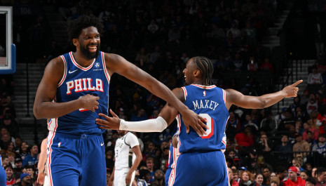 Κουμάντο οι Μάξεϊ, Τζορτζ κι Εμπίντ στη Φιλαδέλφεια: Οι Σίξερς «πάτησαν» τους Μπακς με επίθεση... φωτιά