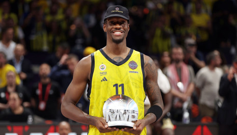 Ο Χόρτον-Τάκερ στο Athletiko για τον Χέιζ-Ντέιβις: «Θα κάνει πολύ καλό δίδυμο με τον Ναν»