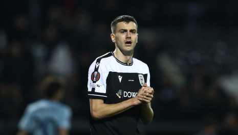 Οι Ολλανδοί αναθεώρησαν για Γερεμέγεφ: Από... παλτό της Τβέντε σε πρωταγωνιστή στο Europa League