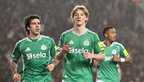 Η Νιουκάστλ διέλυσε την Καραμπάγκ με ιστορικό Γκόρντον κι έκλεισε θέση στους «16» του Champions League